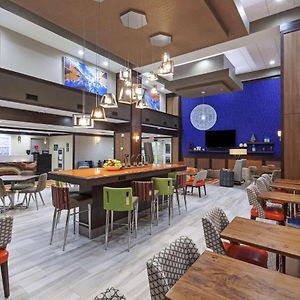 Hampton Inn & Suites Houston-Bush Intercontinental Airport